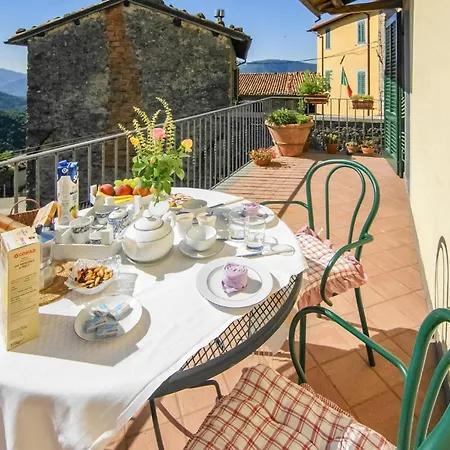 Amazing In With Jacuzzi Holiday home