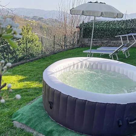 Amazing In With Jacuzzi Holiday home *